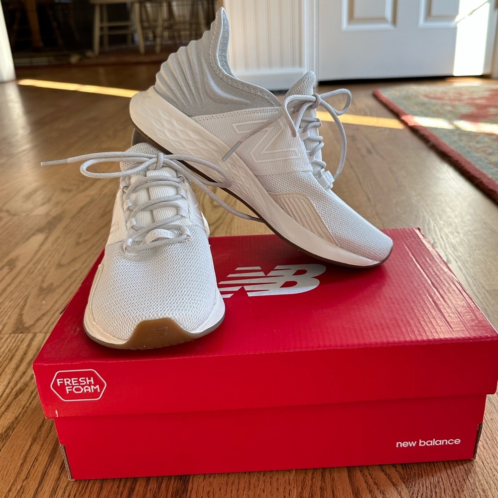 New Balance Fresh Foam Roav Running Shoes Size 7.5 - NIB